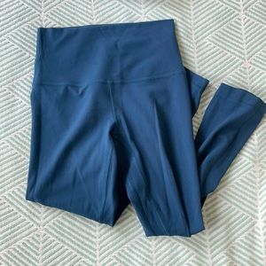 Lululemon Capri aligns